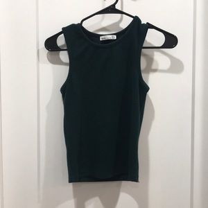 Okeysi dark green sweater crop tank